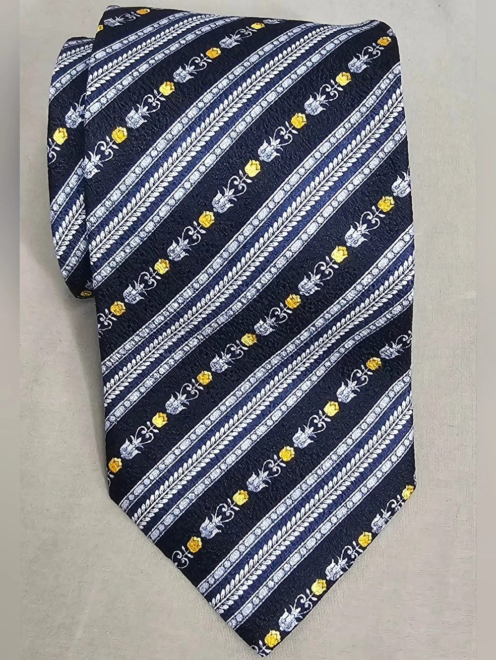 Gianni Versace Men's 100% Silk Tie Black Silver Gold Medusa Floral Italy